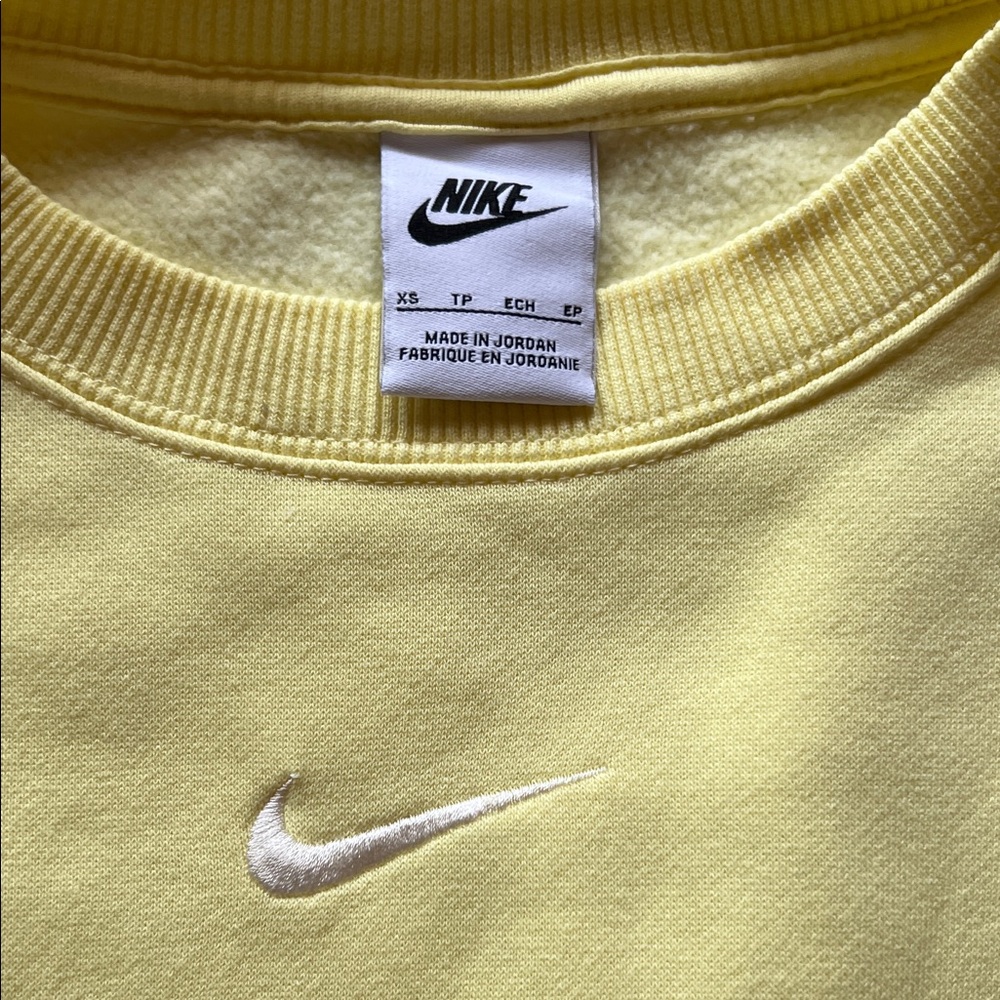 Nike Yellow Sweatshirt - Picture 2 of 3